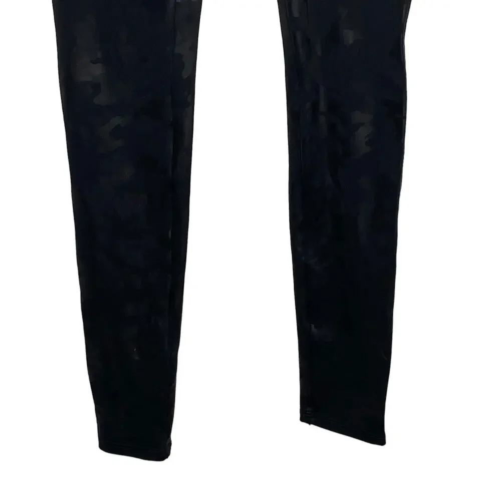 Spanx‎ Womens Size Small Black Faux Leather Camo Leggings Pants Pull On Stretch - Picture 4 of 7